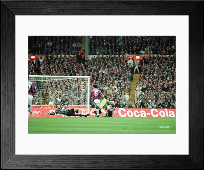Framed Print : Coca Cola Cup Final. Aston Villa 3 v Manchester United 1. 27th March 1994