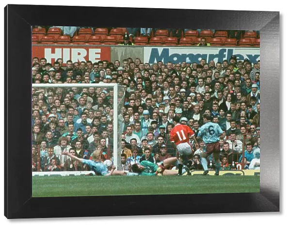 Manchester United 1 v. Manchester City 0. Ryan Giggs scores his first goal for