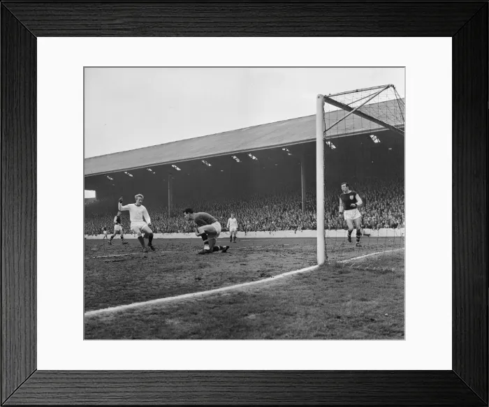 Framed Print : English League Division One match at Turf Moor. Burnley 0 v Manchester United 1