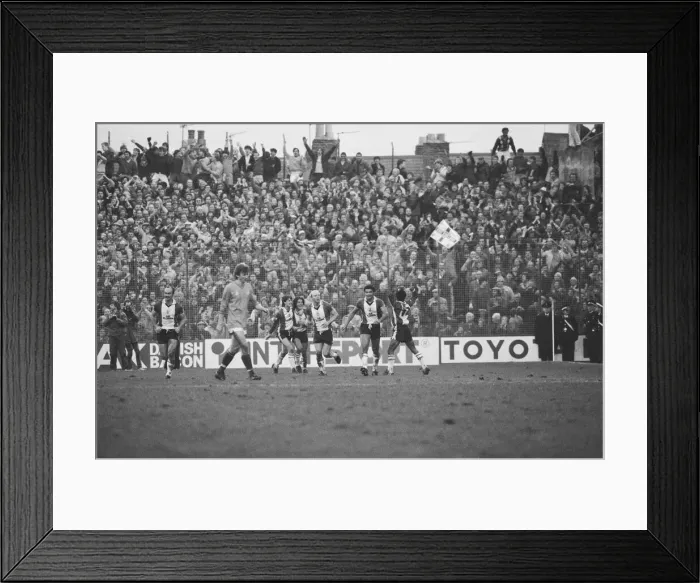 Framed Print : FA Cup 5th round tie. Portsmouth 0 v. Southampton 1. 29th January 1984 Framed Print : FA Cup 5th round tie. Portsmouth 0 v. Southampton 1. 29th January 1984