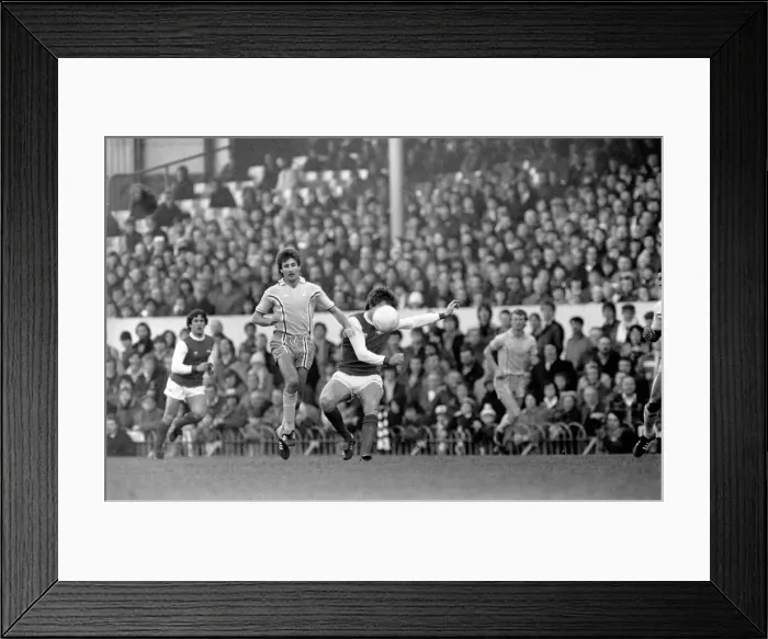 Framed Print : Sport: Football: Arsenal vs. Coventry. Action from the match. February 1981 81-00516-093 Framed Print : Sport: Football: Arsenal vs. Coventry. Action from the match. February 1981 81-00516-093