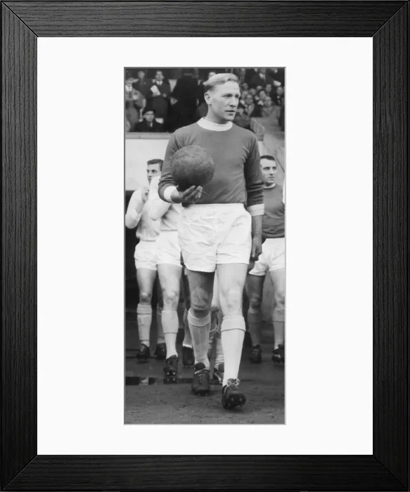 Framed Print : Bert Trautmann leads out the combined Manchester City and Manchester United team against