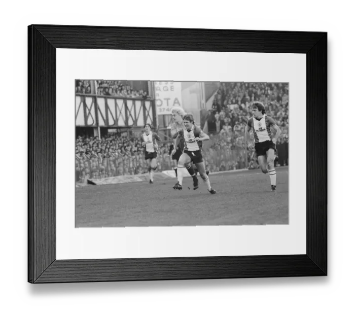 Framed Print : FA Cup 5th round tie. Portsmouth 0 v. Southampton 1. 29th January 1984 Framed Print : FA Cup 5th round tie. Portsmouth 0 v. Southampton 1. 29th January 1984