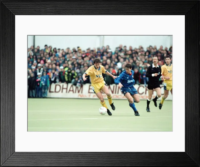 Framed Print : Littlewoods Cup. Oldham Athletic 2-2 Everton 17th February 1990 Framed Print : Littlewoods Cup. Oldham Athletic 2-2 Everton 17th February 1990