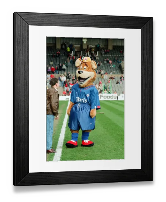 Framed Print : FA Cup. Manchester United 3 v Oldham Athletic 3. 8th April 1990 Framed Print : FA Cup. Manchester United 3 v Oldham Athletic 3. 8th April 1990