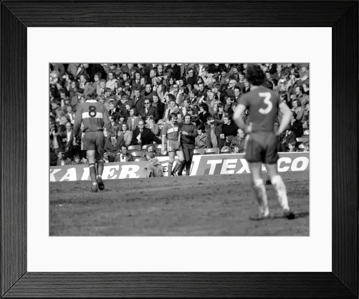 Framed Print : Football: Chelsea F. C. vs. Middlesboro F. C. March 1975 75-01595-020 Framed Print : Football: Chelsea F. C. vs. Middlesboro F. C. March 1975 75-01595-020
