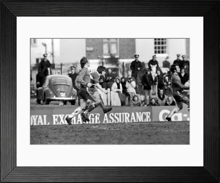 Framed Print : Football: Chelsea F. C. vs. Middlesboro F. C. March 1975 75-01595-045