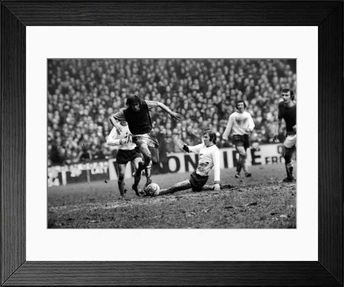 Framed Print : Football: West Ham F. C. v. Burnley. West Ham (2) v. Burnley (1). March 1975 75-01466-084