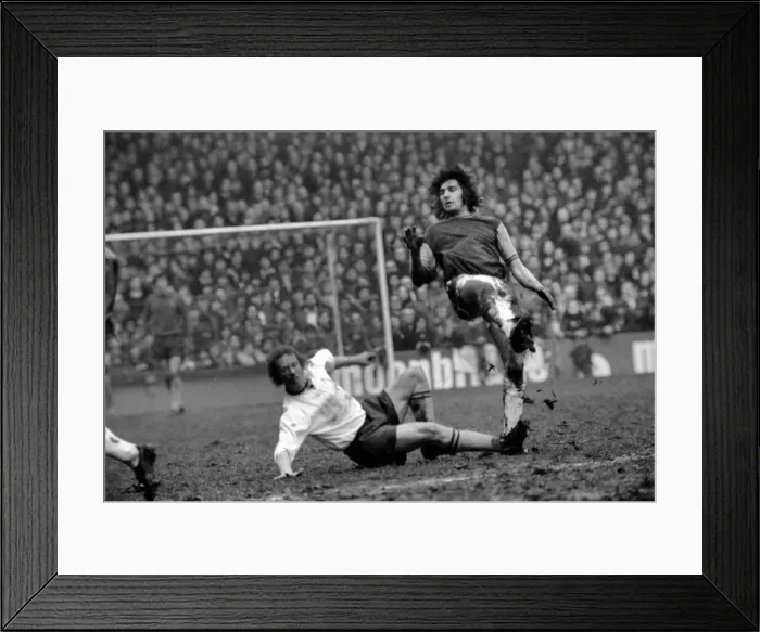Framed Print : Football: West Ham F. C. v. Burnley. West Ham (2) v. Burnley (1). March 1975 75-01466-016 Framed Print : Football: West Ham F. C. v. Burnley. West Ham (2) v. Burnley (1). March 1975 75-01466-016