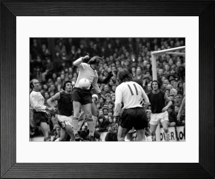 Framed Print : Football: West Ham F. C. v. Burnley. West Ham (2) v. Burnley (1). March 1975 75-01466-015 Framed Print : Football: West Ham F. C. v. Burnley. West Ham (2) v. Burnley (1). March 1975 75-01466-015