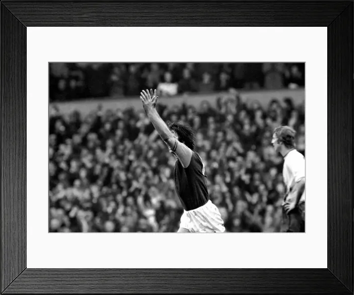 Framed Print : Football: West Ham F. C. v. Burnley. West Ham (2) v. Burnley (1). March 1975 75-01466-002 Framed Print : Football: West Ham F. C. v. Burnley. West Ham (2) v. Burnley (1). March 1975 75-01466-002