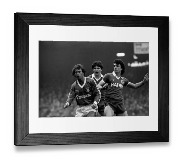 Framed Print : Sport: Football: Nottingham Forest v. Everton. Action from the match
