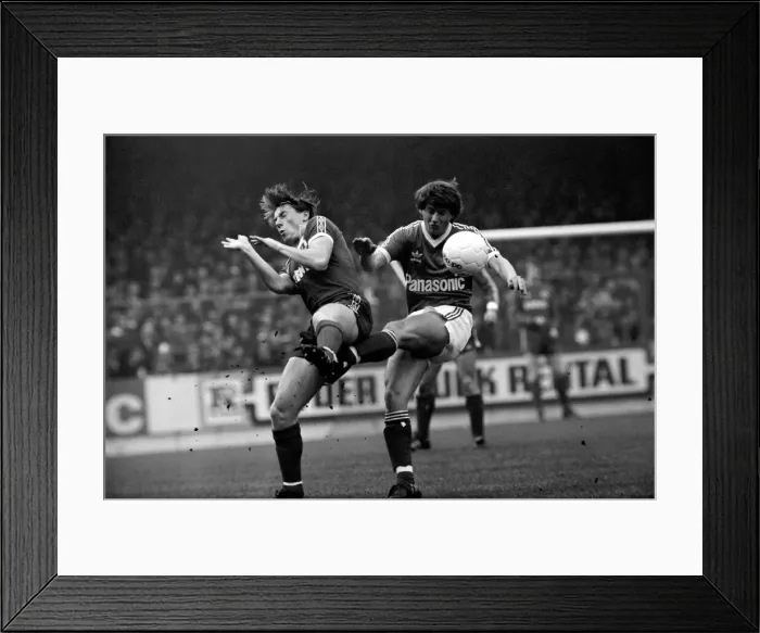 Framed Print : Sport: Football: Nottingham Forest v. Everton. Action from the match Framed Print : Sport: Football: Nottingham Forest v. Everton. Action from the match