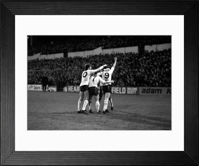 Framed Print : Sport: Football: F. A Cup: 3rd Round Replay: Tottenham Hotspur (3) v