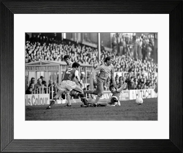 Framed Print : Sport: Football: Arsenal vs. Coventry. Action from the match. February 1981 81-00516-041