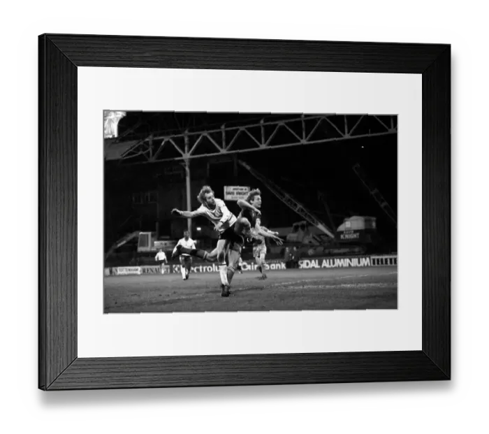 Framed Print : Sport: Football: F. A Cup: 3rd Round Replay: Tottenham Hotspur (3) v