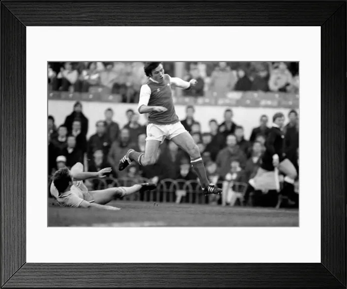 Framed Print : Sport: Football: Arsenal vs. Coventry. Action from the match. February 1981 81-00516-074 Framed Print : Sport: Football: Arsenal vs. Coventry. Action from the match. February 1981 81-00516-074