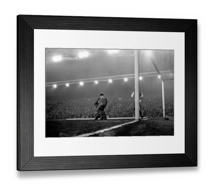 Framed Print : Sport: Football: Ipswich vs. Aston Villa. Action from the match. January 1981 81-00019 Framed Print : Sport: Football: Ipswich vs. Aston Villa. Action from the match. January 1981 81-00019