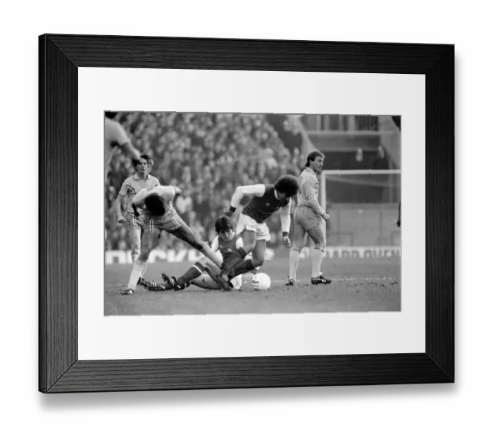 Framed Print : Sport: Football: Arsenal vs. Coventry. Action from the match. February 1981 81-00516-066