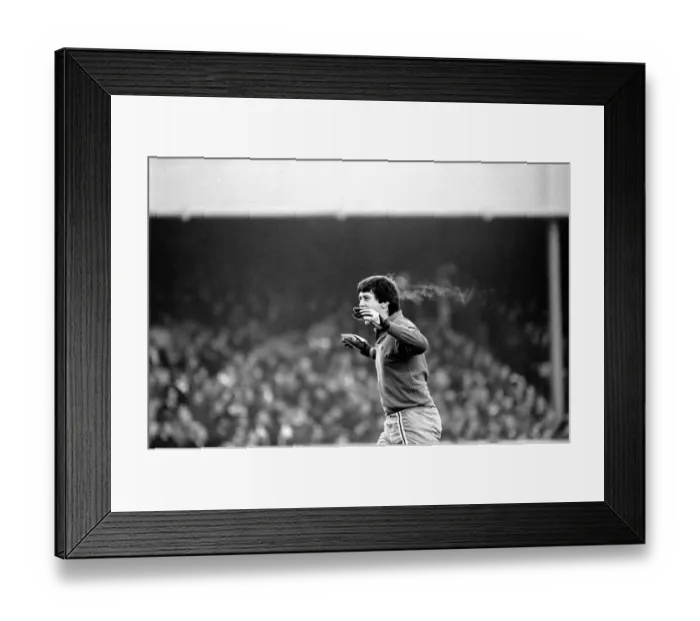 Framed Print : Sport: Football: Arsenal vs. Coventry. Action from the match. February 1981 81-00516-019