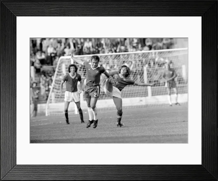 Framed Print : Football / Sport. Chelsea v. Bristol City. September 1975 75-04969-009 Framed Print : Football / Sport. Chelsea v. Bristol City. September 1975 75-04969-009