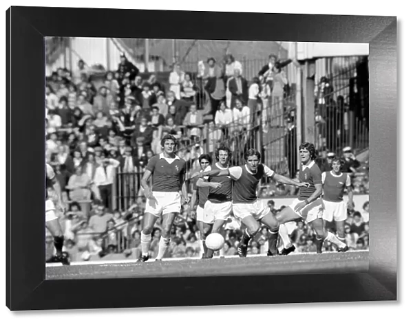 Sport  /  Football: Arsenal v. Everton. September 1975 75-04968-006