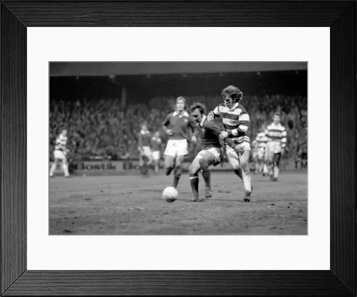 Framed Print : Football: Queens Park Rangers (1) vs. Chelsea F. C. (0). March 1975 75-01518-005 Framed Print : Football: Queens Park Rangers (1) vs. Chelsea F. C. (0). March 1975 75-01518-005
