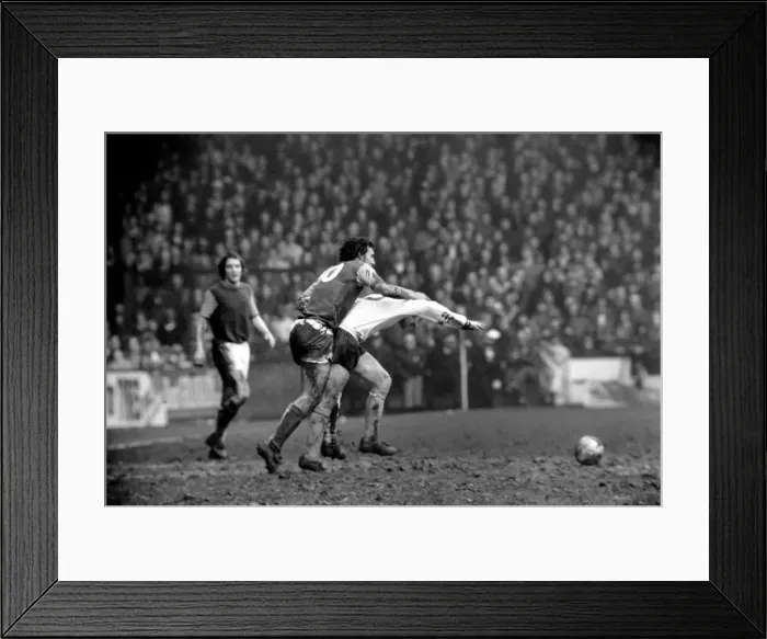 Framed Print : Football: West Ham vs. Burnley F. C. March 1975 75-01462-010 Framed Print : Football: West Ham vs. Burnley F. C. March 1975 75-01462-010