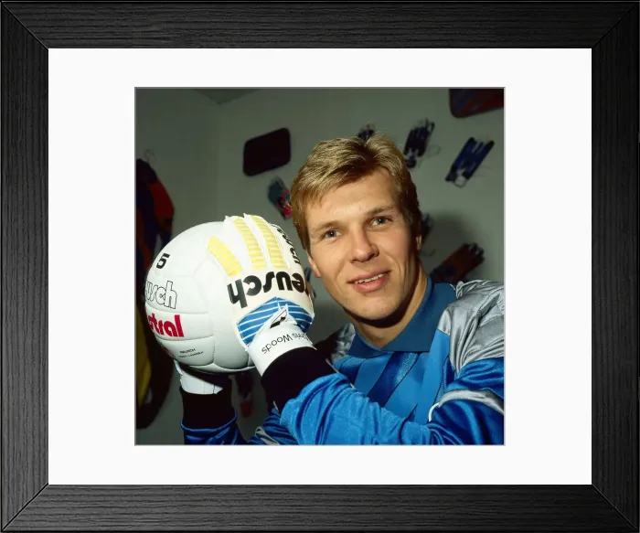 Framed Print : Chris Woods Rangers football player January 1987 Framed Print : Chris Woods Rangers football player January 1987