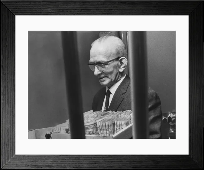 Framed Print : Rangers Pools manager Alec Paterson puts away a tray of fivers