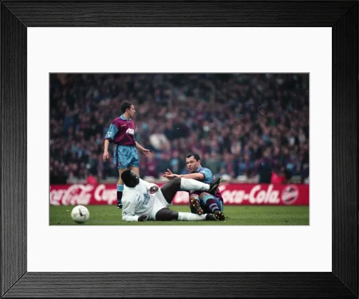 : Aston Villa v Leeds United Coca-Cola Cup final at Wembley Stadium, 24th March 1996 : Aston Villa v Leeds United Coca-Cola Cup final at Wembley Stadium, 24th March 1996