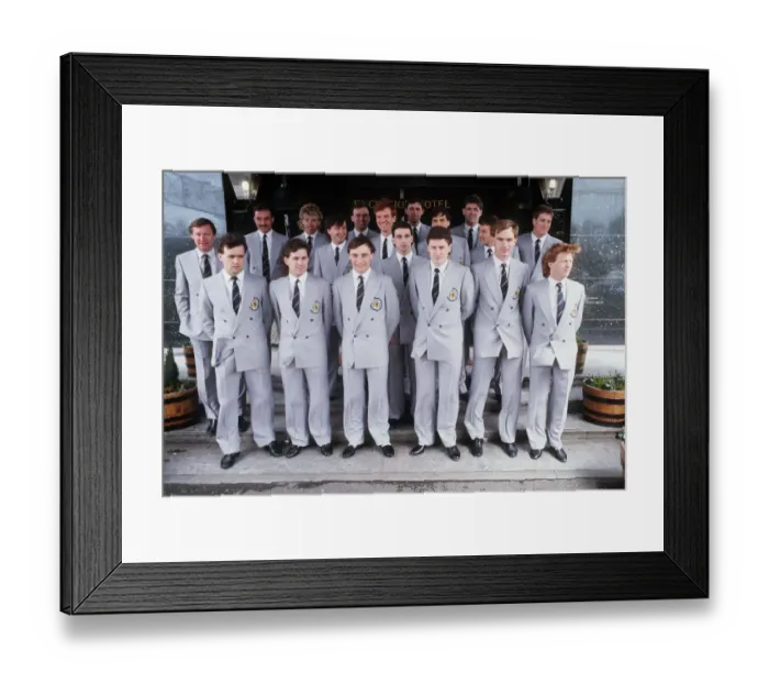 Framed Print : Scotland football team, led by manager Alex Ferguson, photocall before leaving for World