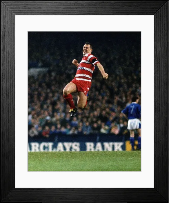 Framed Print : English League Division One match at Goodison Park. Everton 0 v Chelsea 1 Framed Print : English League Division One match at Goodison Park. Everton 0 v Chelsea 1