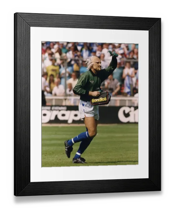 Framed Print : Division Three Play Off match at Wembley Stadium. Peterborough United 2 v Stockport