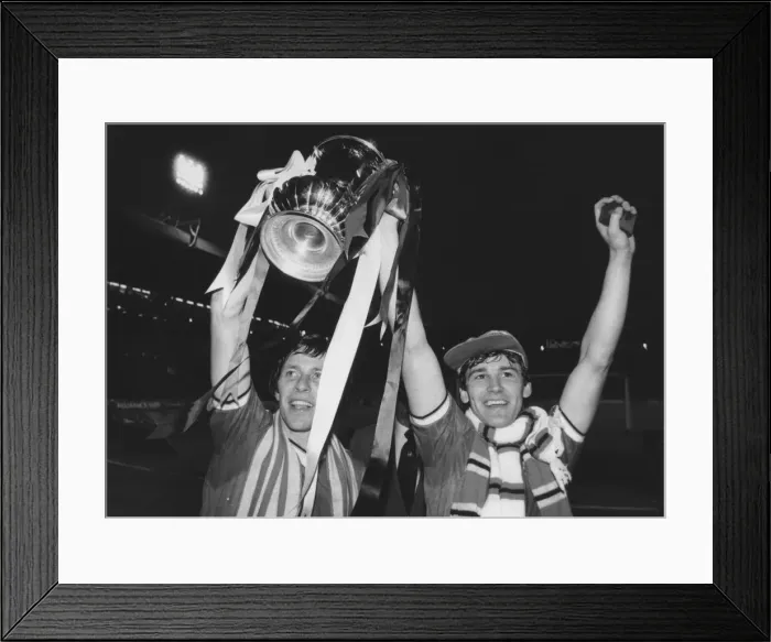 Framed Print : 1983 FA Cup Final Replay at Wembley Stadium. Manchester United 4 v Brighton 0 Framed Print : 1983 FA Cup Final Replay at Wembley Stadium. Manchester United 4 v Brighton 0