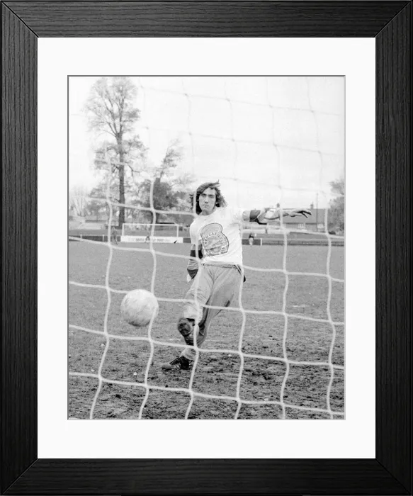 Framed Print : Hayes striker Robin Friday wearing a Newcastle Brown Ale t-shirt seen here in training Framed Print : Hayes striker Robin Friday wearing a Newcastle Brown Ale t-shirt seen here in training