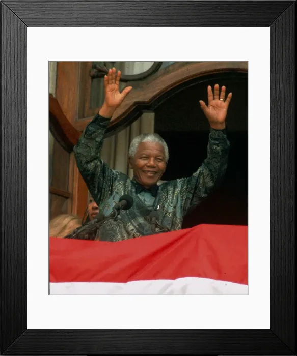 Framed Print : Nelson mandela waves to the crowd in Trafalgar Square during his visit to England Framed Print : Nelson mandela waves to the crowd in Trafalgar Square during his visit to England