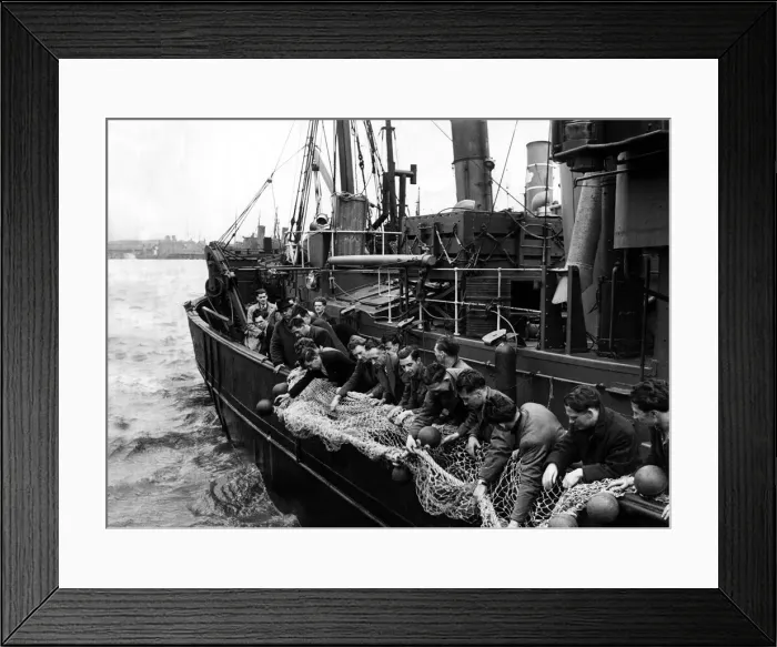 Framed Print : Mr A Hodgson teaching the trainee trawlermen to pay out the nets, ball floats first Framed Print : Mr A Hodgson teaching the trainee trawlermen to pay out the nets, ball floats first
