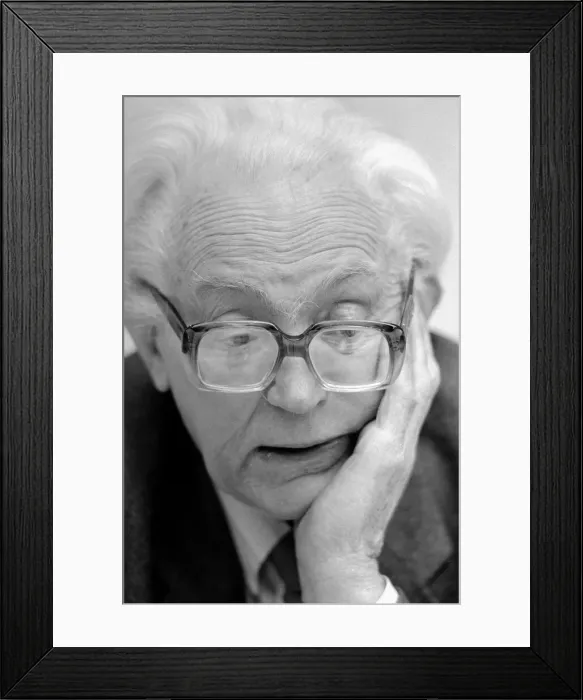 Framed Print : Labour Party Leader Michael Foot June 1983 Framed Print : Labour Party Leader Michael Foot June 1983