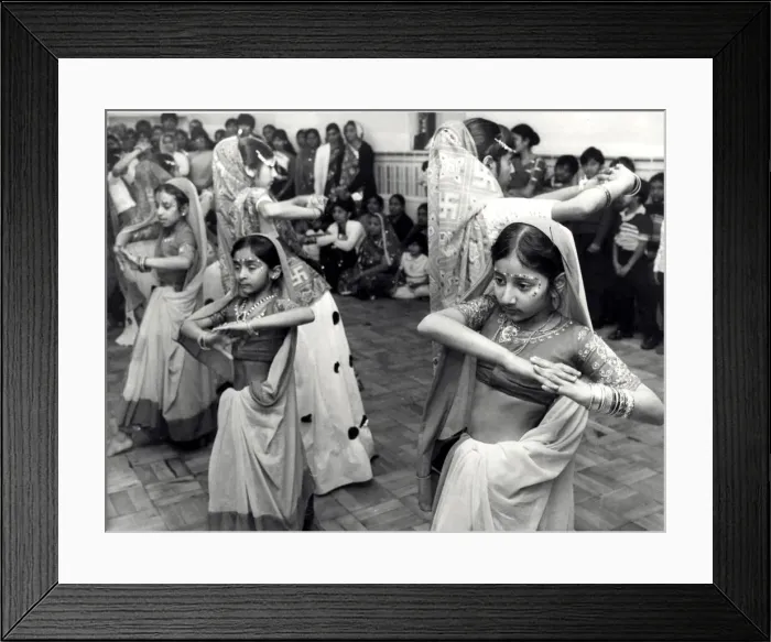 Framed Print : Dancers perform the Garba Dance at the Hindu Temple, Merches Place, Grangetown Framed Print : Dancers perform the Garba Dance at the Hindu Temple, Merches Place, Grangetown