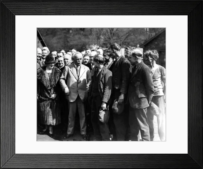 Framed Print : David Lloyd George pictured during a visit to the colliery at Mountain Ash talking with