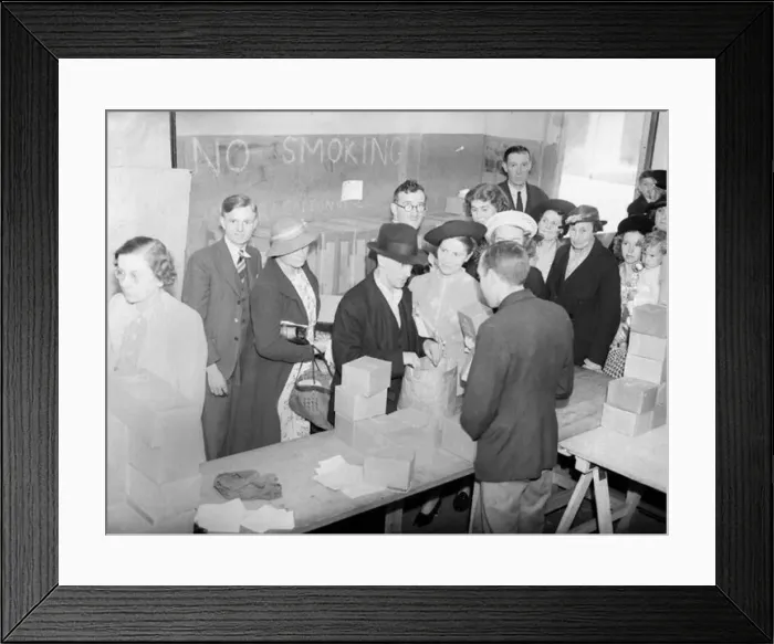 : Gas mask distribution and fitting in Birmingham in the months running up to the outbreak : Gas mask distribution and fitting in Birmingham in the months running up to the outbreak