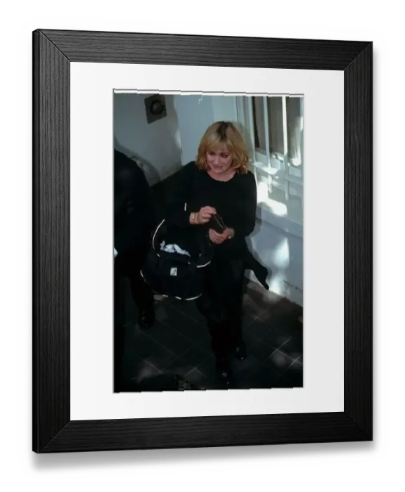 : Comedy actress Caroline Aherne August 1998 at her Kensington home : Comedy actress Caroline Aherne August 1998 at her Kensington home