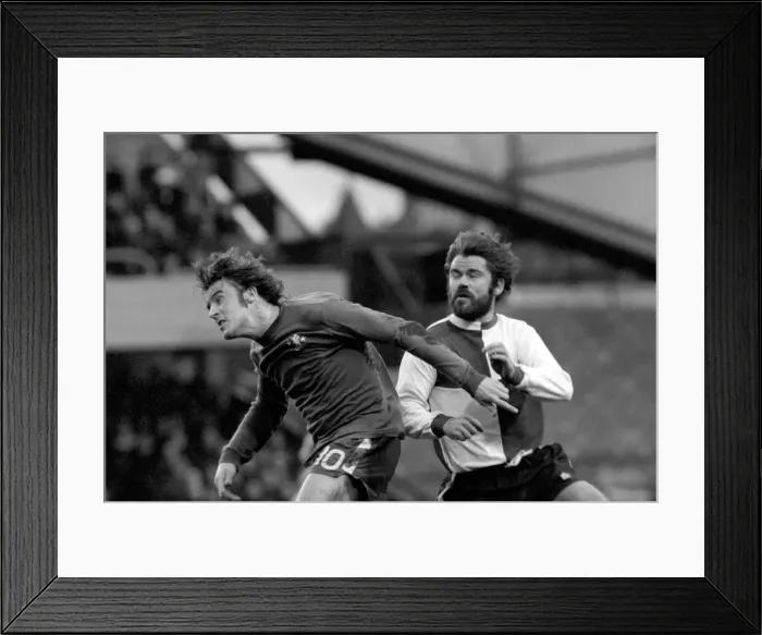 Framed Print : English League Division One match at Stamford Bridge Chelsea 0 v Queens Park Framed Print : English League Division One match at Stamford Bridge Chelsea 0 v Queens Park