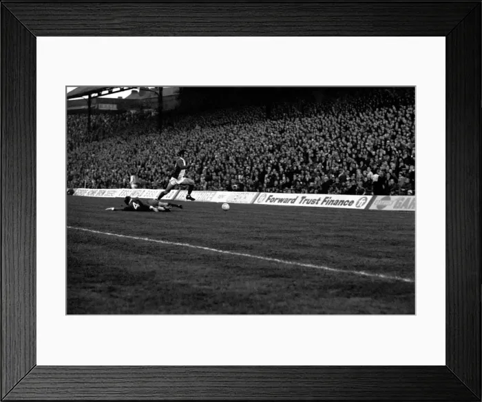 Framed Print : Birmingham City v. Liverpool F. C. December 1974 74-7576 Framed Print : Birmingham City v. Liverpool F. C. December 1974 74-7576