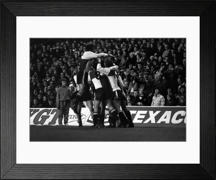 Framed Print : English League Division One match at Stamford Bridge Chelsea 0 v Queens Park