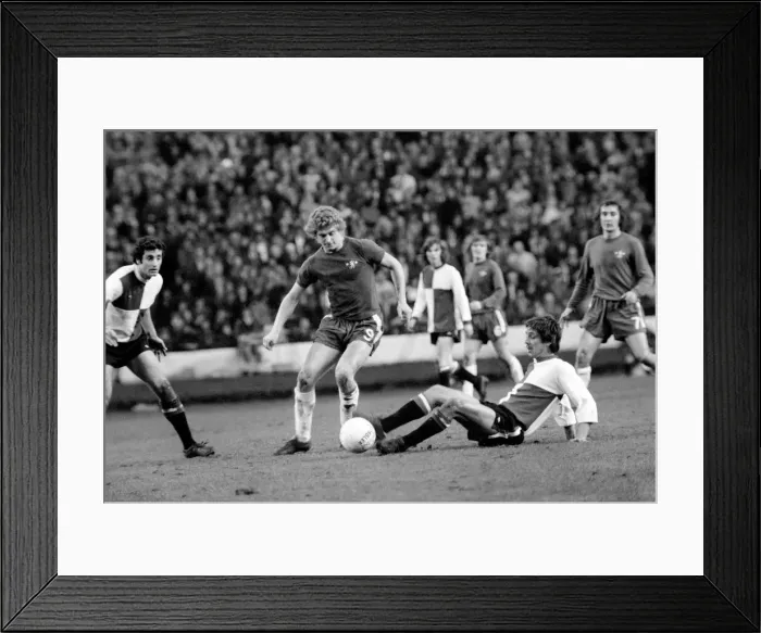 Framed Print : English League Division One match at Stamford Bridge Chelsea 0 v Queens Park Framed Print : English League Division One match at Stamford Bridge Chelsea 0 v Queens Park