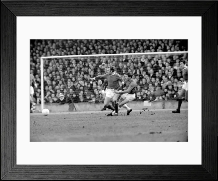Framed Print : English FA Cup match at Portman Road Ipswich Town 0 v Manchester United 1 Framed Print : English FA Cup match at Portman Road Ipswich Town 0 v Manchester United 1