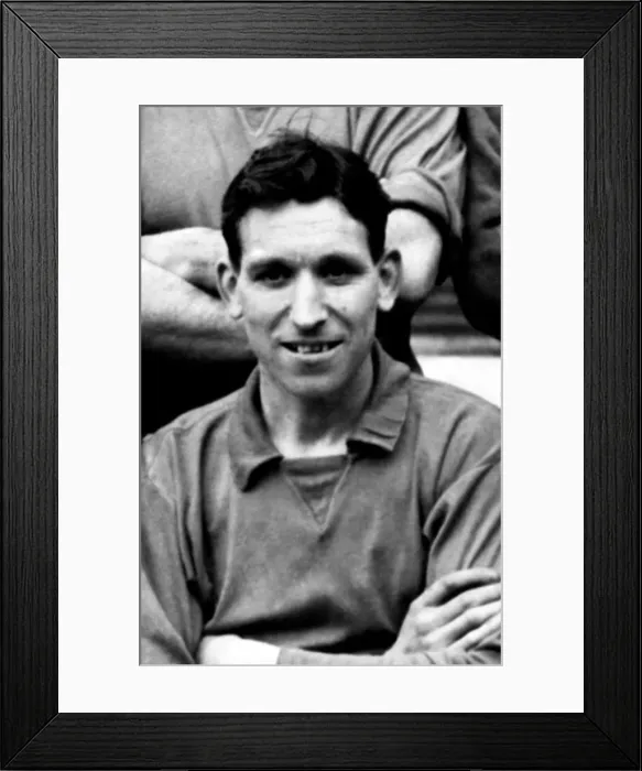 Framed Print : W. Fielding (Everton F. C. ). February 1955 P009905 Framed Print : W. Fielding (Everton F. C. ). February 1955 P009905