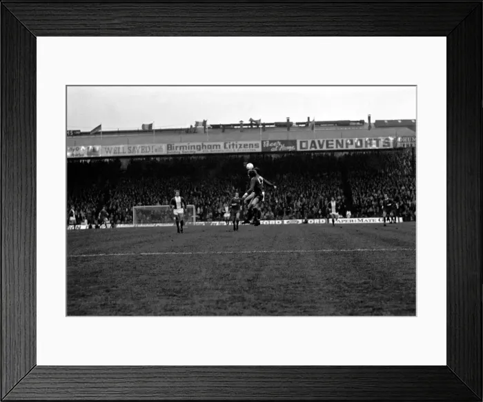 Framed Print : Birmingham City v. Liverpool F. C. December 1974 74-7576-003 Framed Print : Birmingham City v. Liverpool F. C. December 1974 74-7576-003